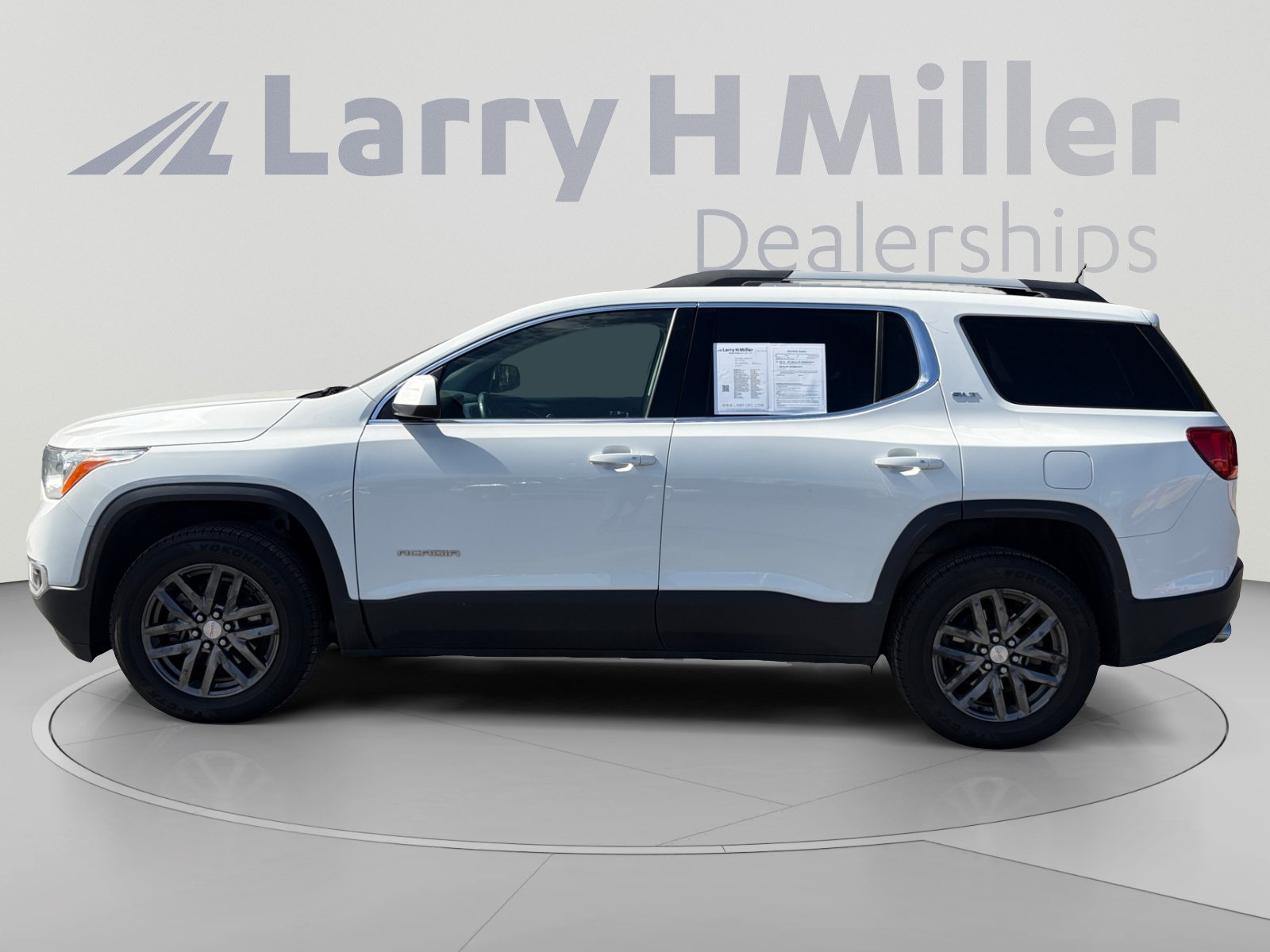 Used 2018 GMC Acadia SLT AWD/4WD image 2
