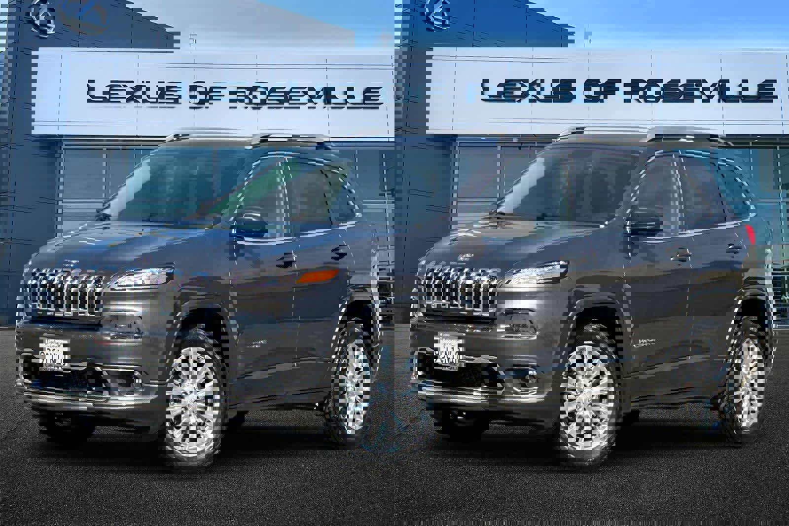 Used 2018 Jeep Cherokee Overland image 1