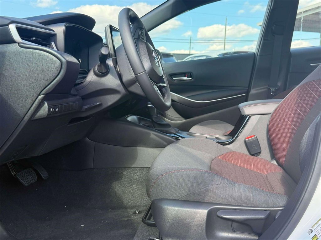 Used 2025 Toyota Corolla SE image 13