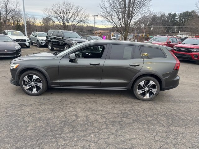 Used 2021 Volvo V60 T5 Cross Country w/ Protection Package image 3