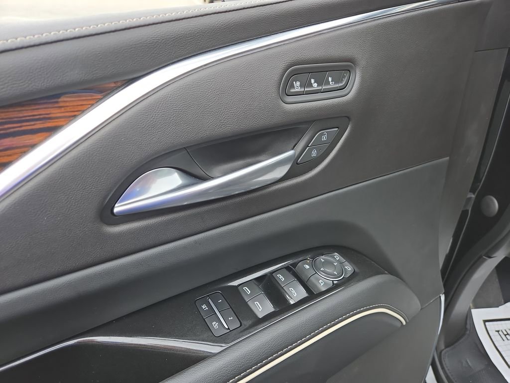 Used 2023 Cadillac Escalade Premium Luxury image 15