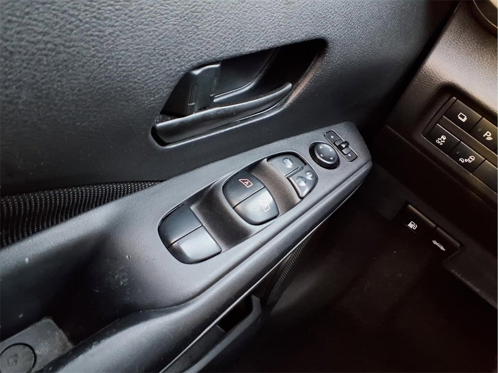 Used 2022 Nissan Kicks S image 25