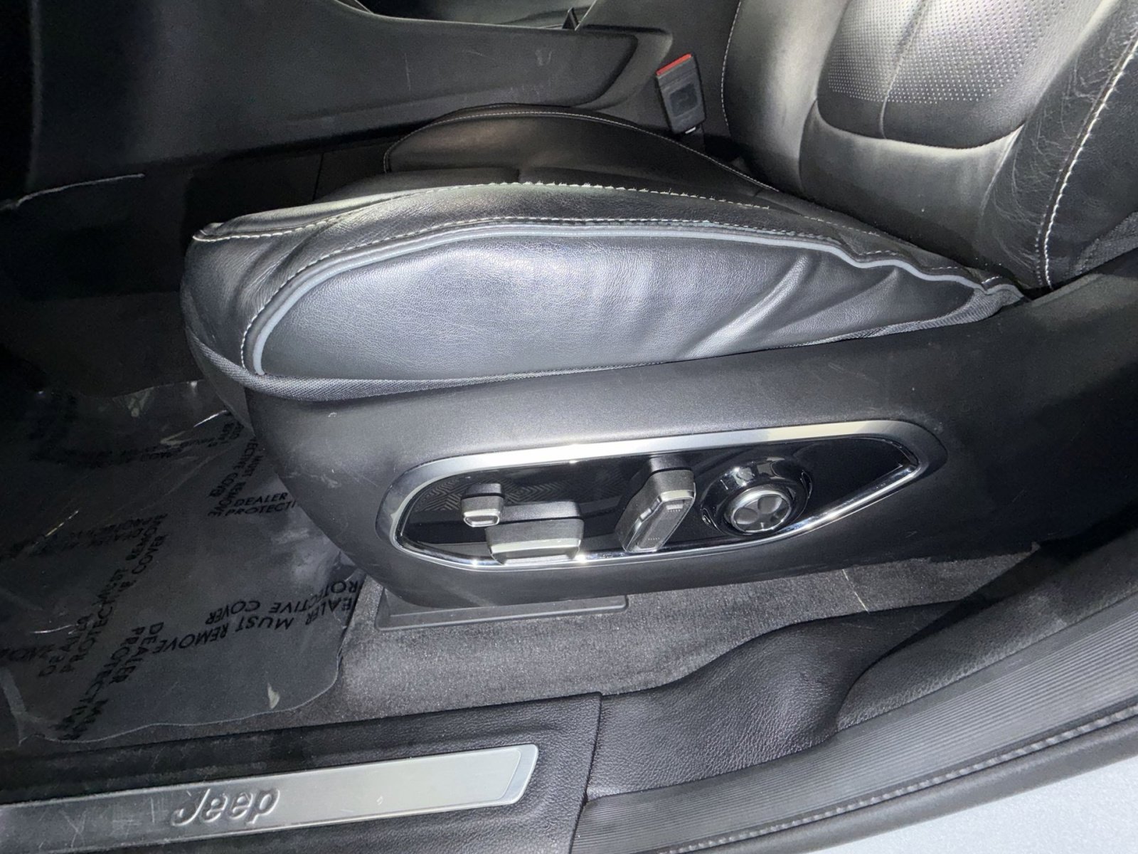 Used 2021 Jeep Grand Cherokee L Overland w/ Luxury Tech Group IV image 14