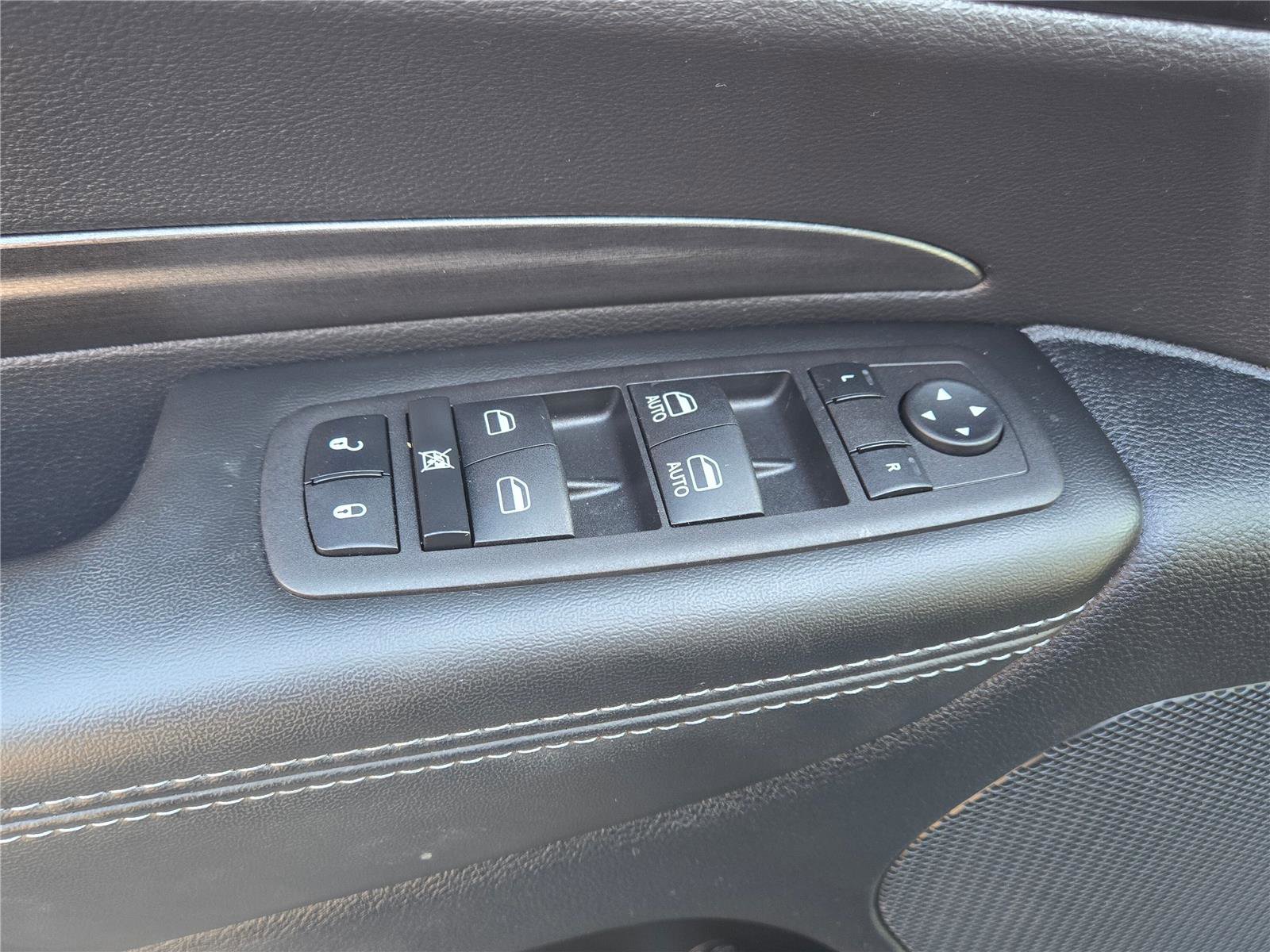 Used 2023 Dodge Durango SXT w/ SXT Blacktop Group image 24