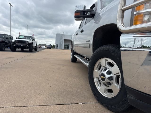 Used 2013 Chevrolet Silverado 2500 LT w/ Interior Plus Package AWD/4WD image 8