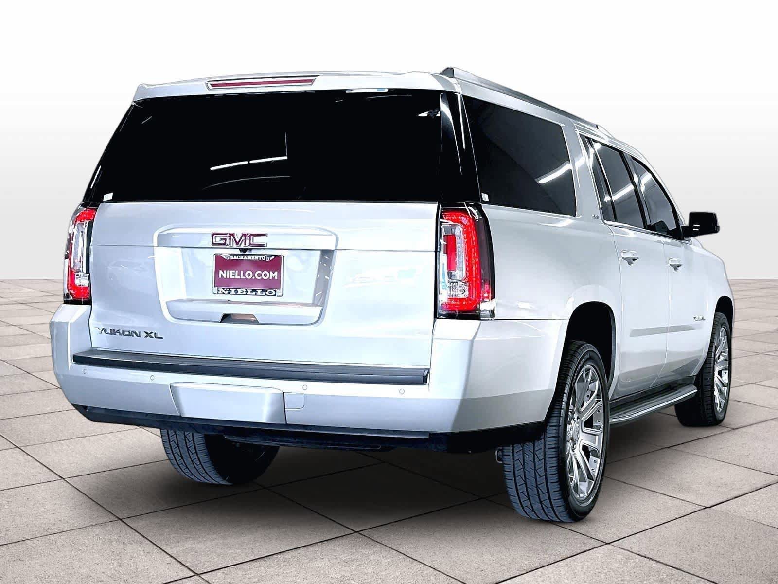 Used 2017 GMC Yukon XL SLT AWD/4WD image 13
