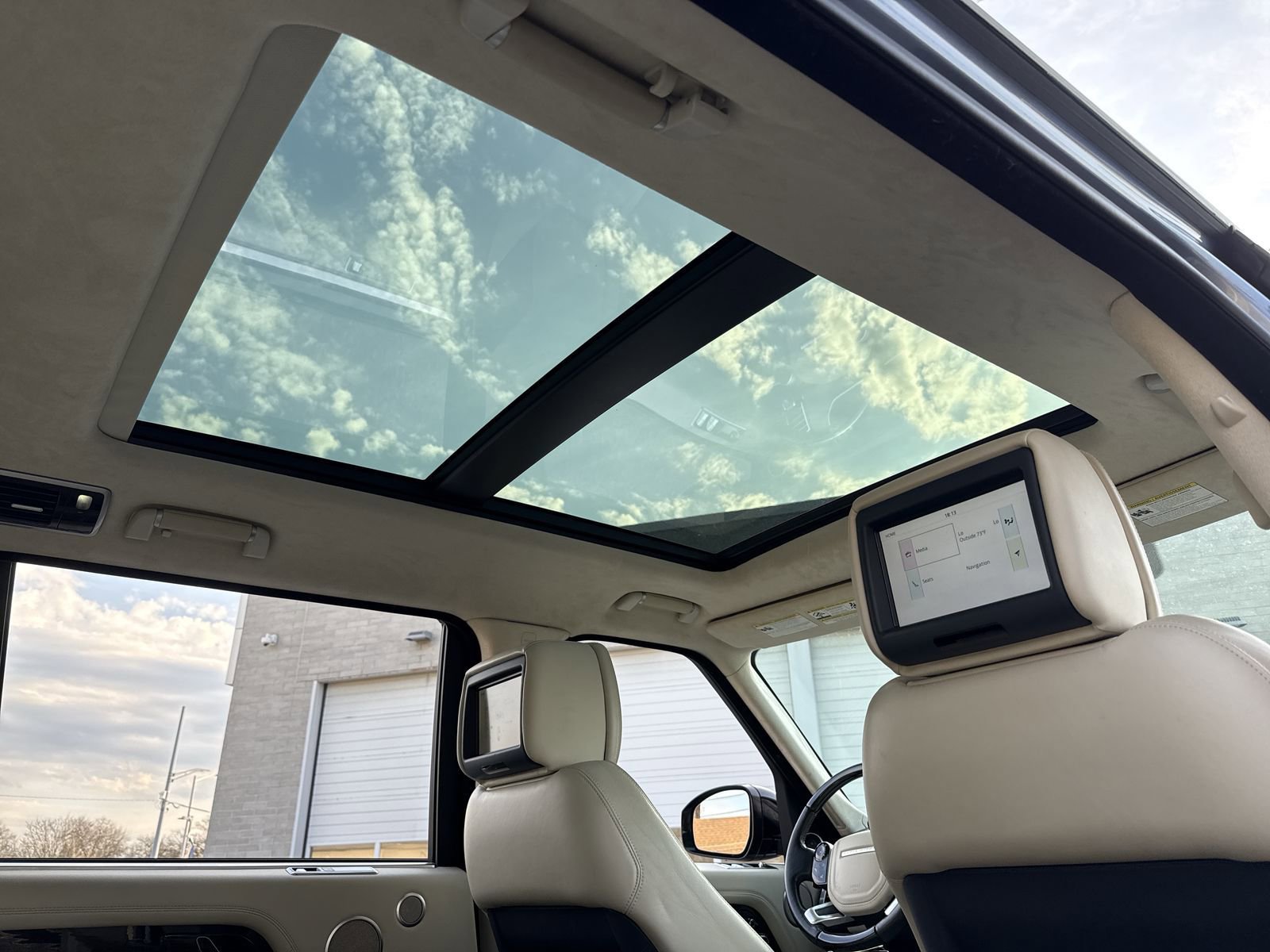 Used 2018 Land Rover Range Rover Long Wheelbase Supercharged image 29