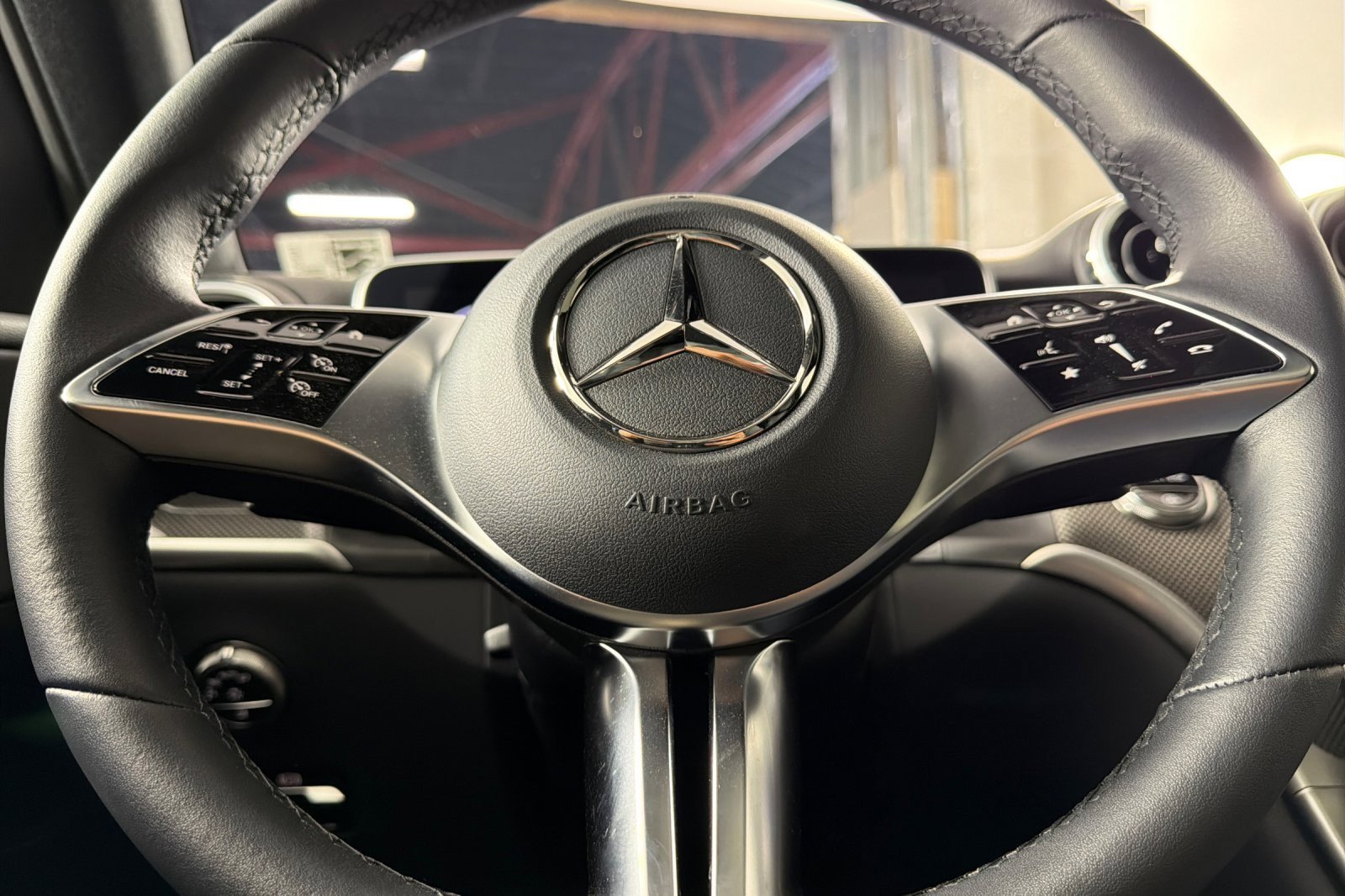 Used 2025 Mercedes-Benz GLC 300 image 22