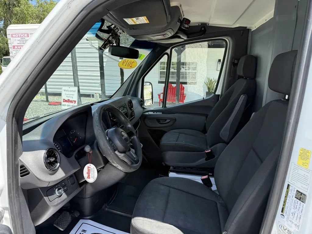 Used 2019 Freightliner Sprinter 144 RWD image 19
