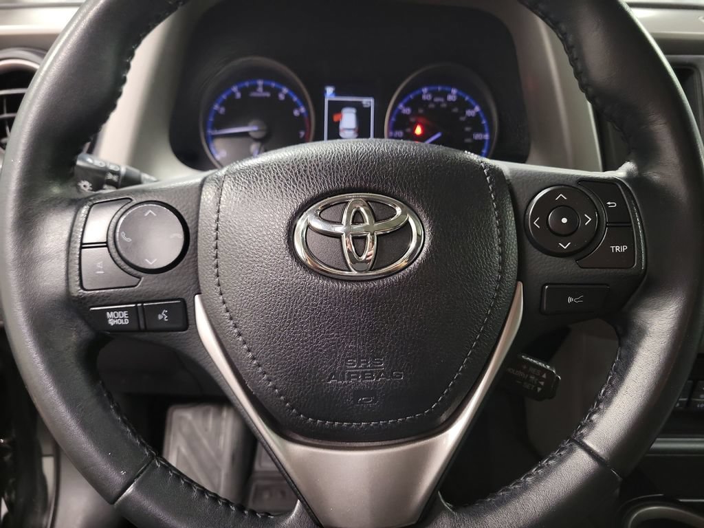 Used 2018 Toyota RAV4 XLE FWD image 18