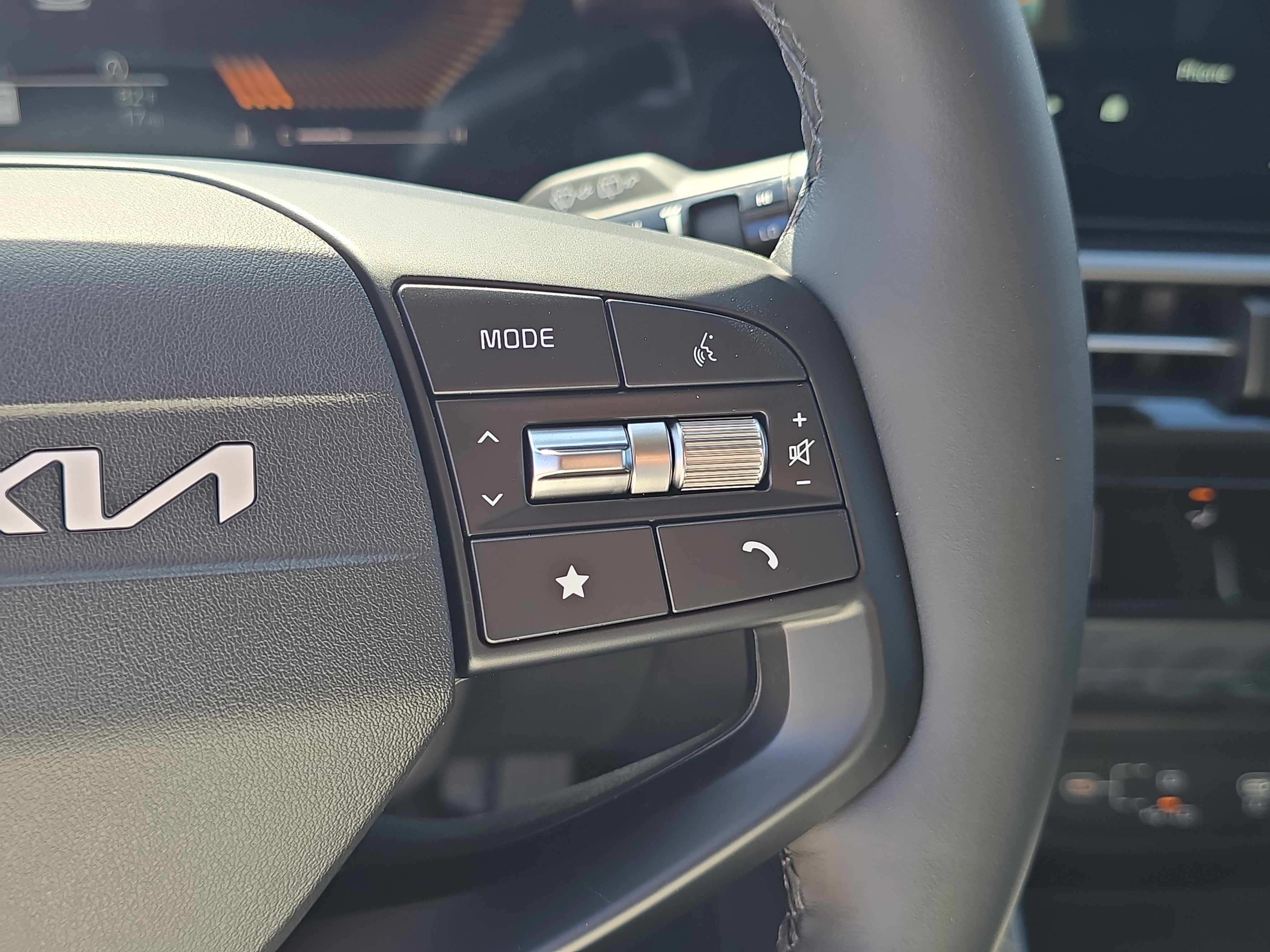 New 2027 Kia Sportage LX FWD image 30