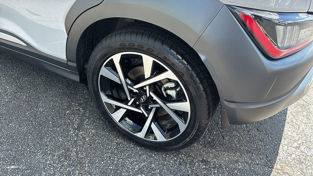 Used 2023 Hyundai Kona Limited AWD/4WD image 9