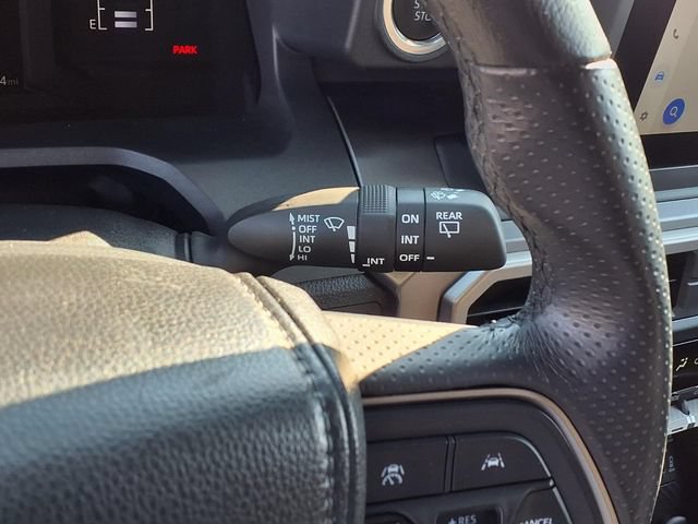 Used 2025 Toyota 4Runner SR5 AWD/4WD image 35