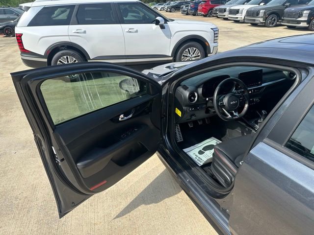 Used 2022 Kia Forte GT FWD image 10