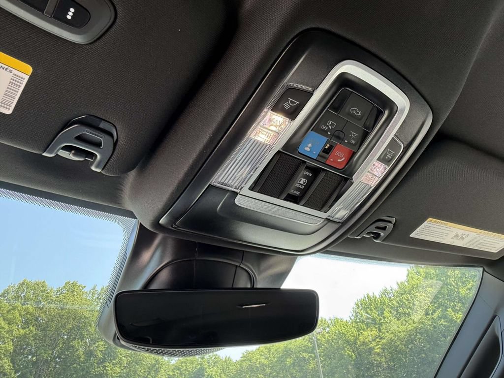 New 2026 RAM 2500 Laramie AWD/4WD image 18