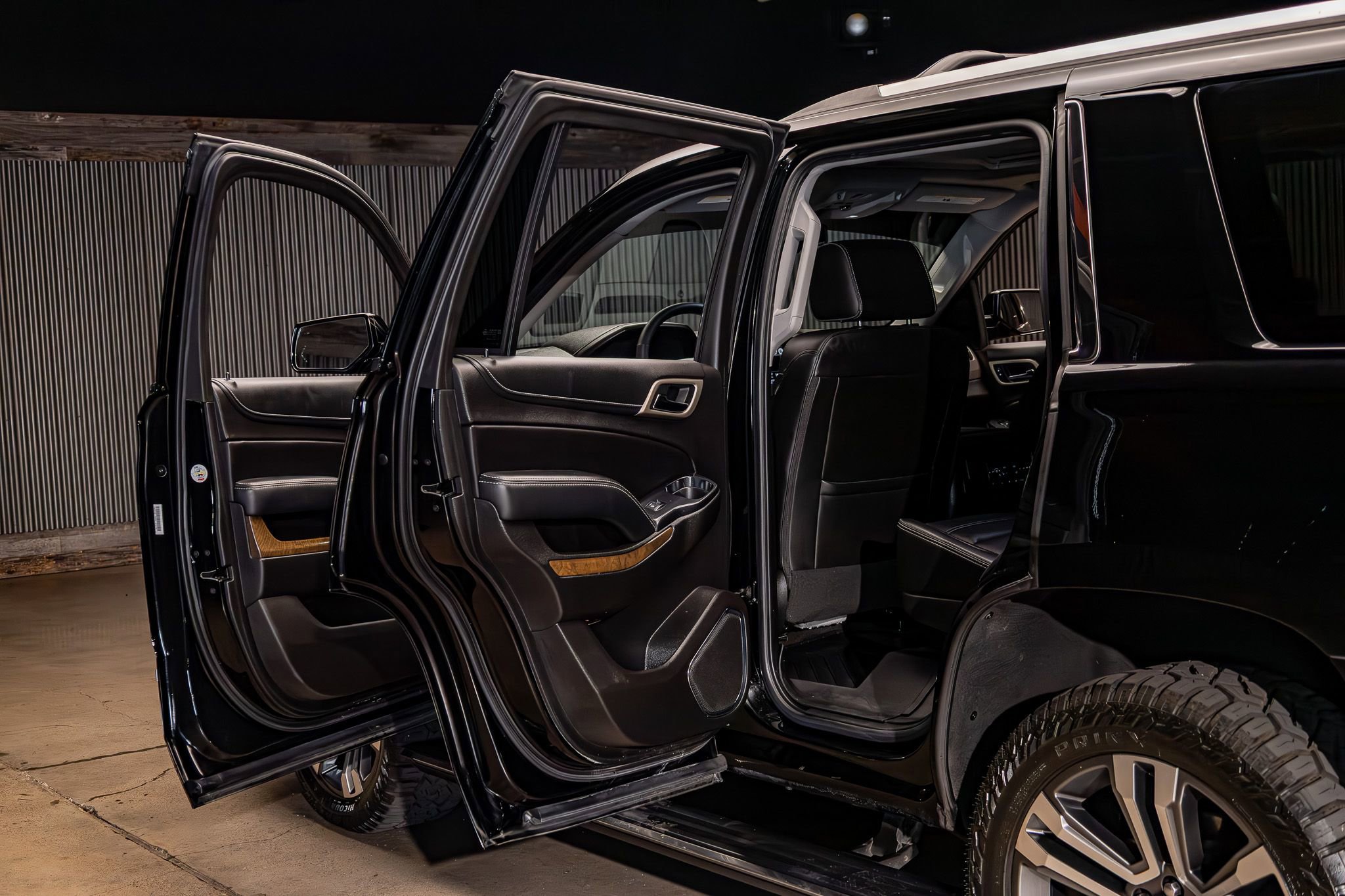 Used 2018 GMC Yukon Denali w/ Denali Ultimate Package AWD/4WD image 27