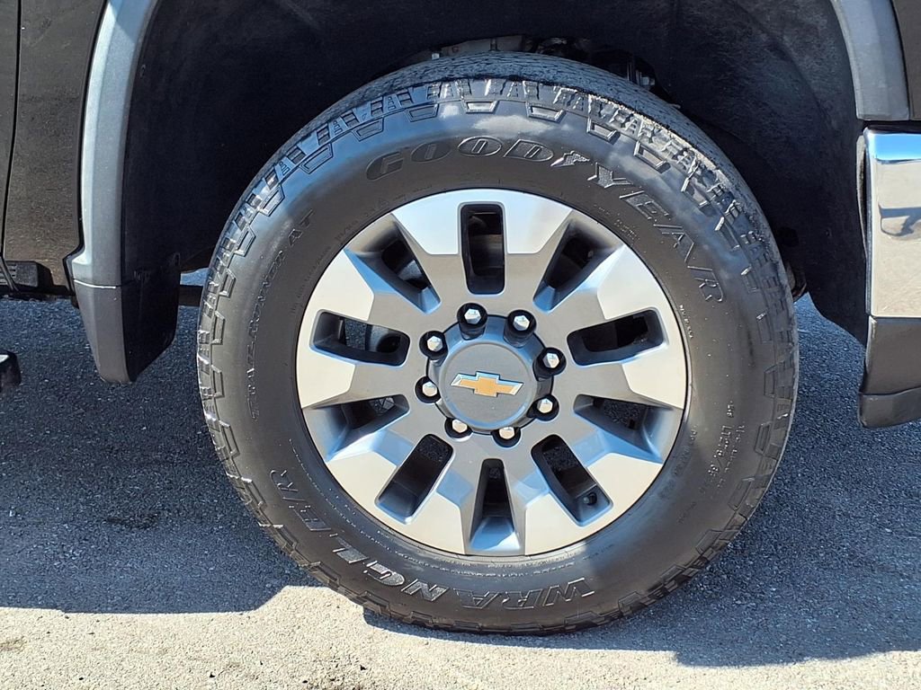 Used 2024 Chevrolet Silverado 2500 LT AWD/4WD image 9