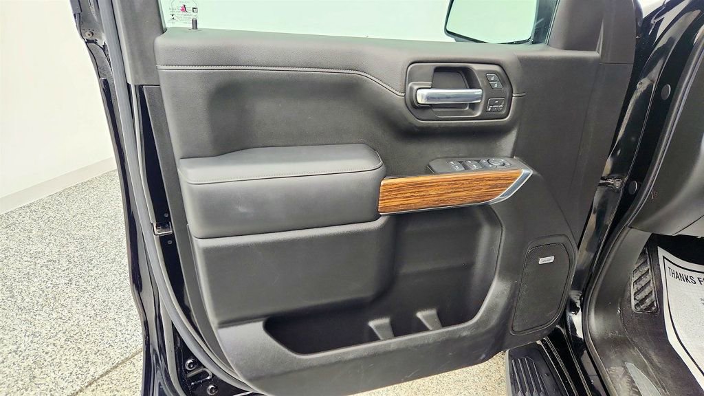 Used 2020 Chevrolet Silverado 1500 High Country w/ Technology Package image 11