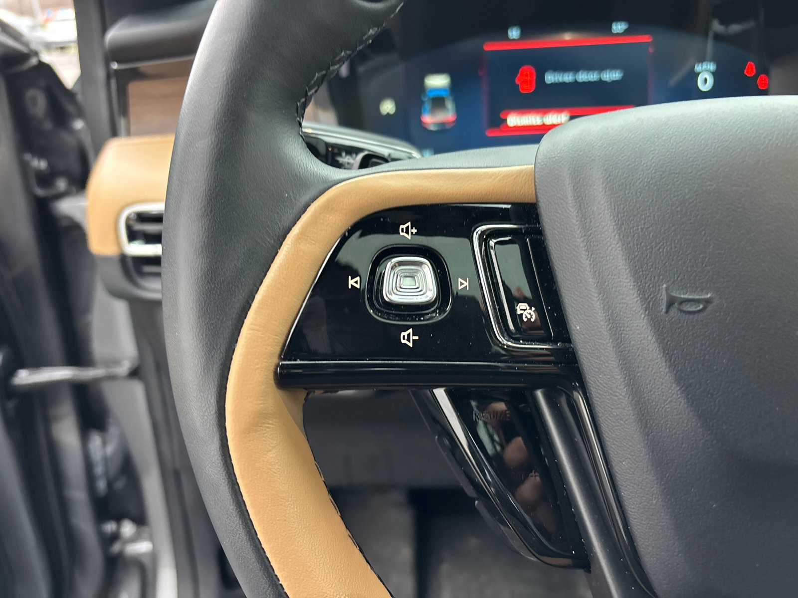 Certified 2023 Lincoln Corsair Reserve w/ Equipment Group 201A image 17