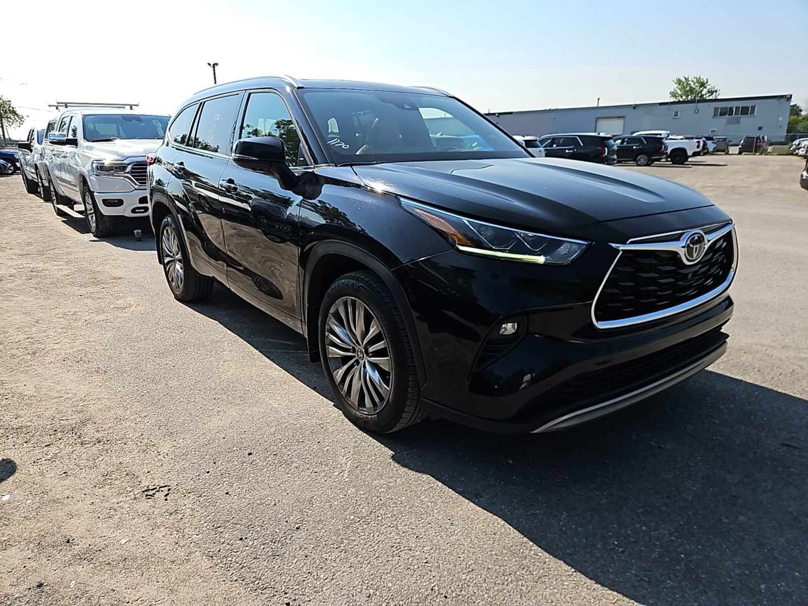 Used 2023 Toyota Highlander Limited AWD/4WD image 5
