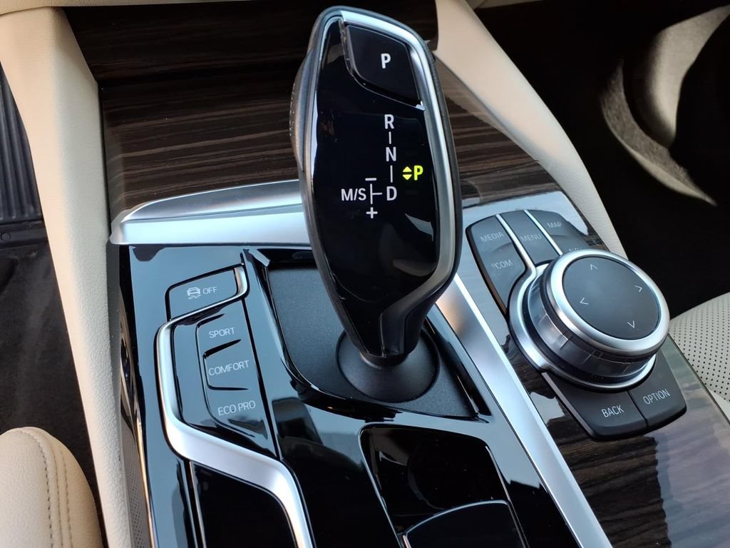 Used 2022 BMW 530i xDrive w/ Convenience Package AWD/4WD image 29