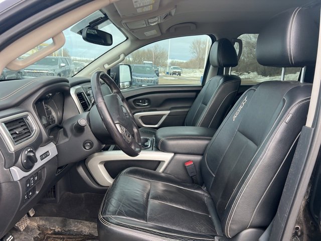 Used 2019 Nissan Titan PRO-4X w/ Pro-4x Convenience Package image 13