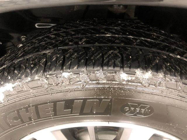 Used 2020 Nissan Pathfinder SV image 28