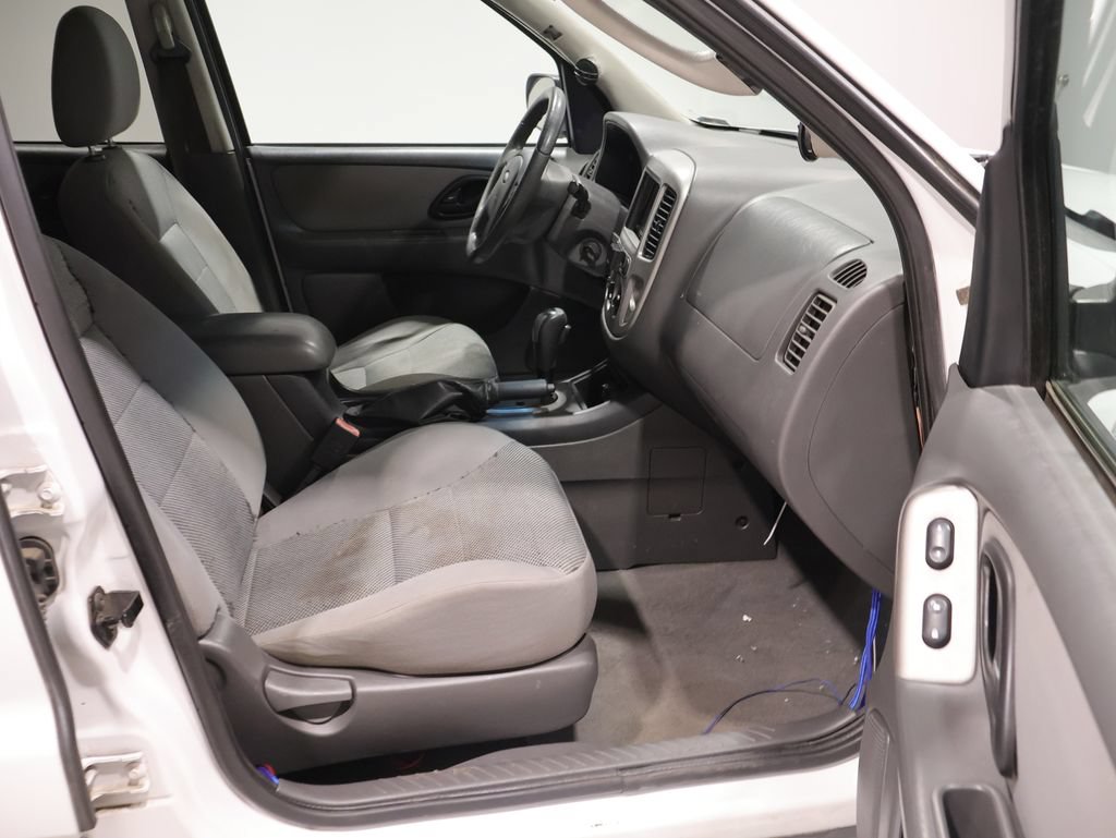 Used 2005 Ford Escape XLT AWD/4WD image 22