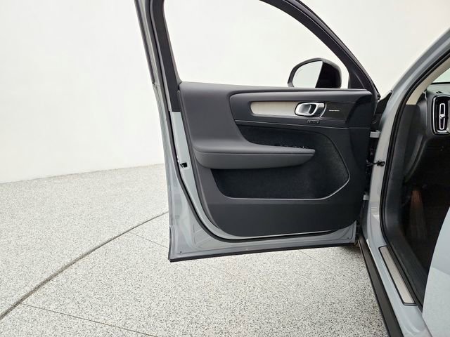 New 2026 Volvo XC40 B5 Plus w/ Climate Package AWD/4WD image 27