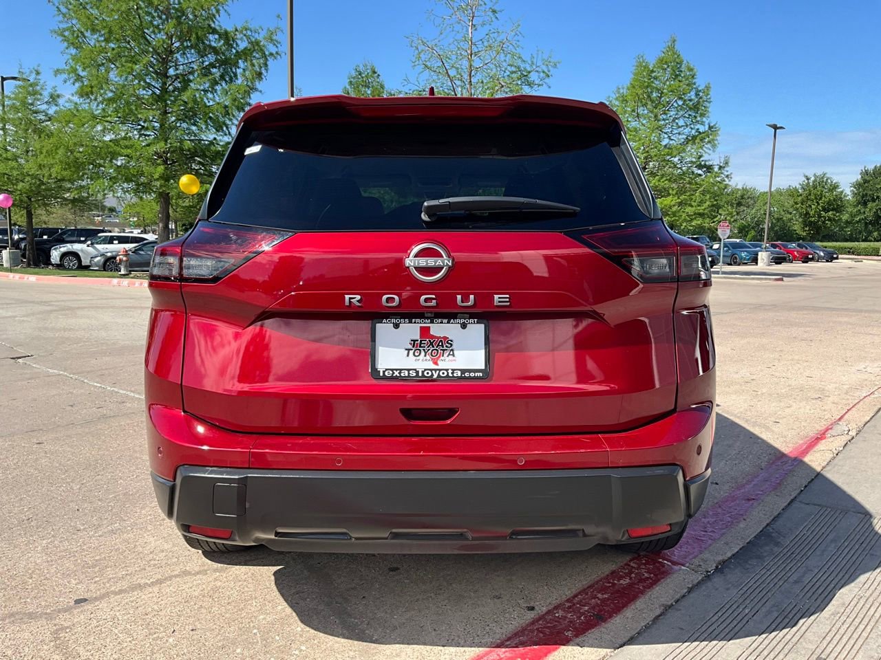 Used 2025 Nissan Rogue SV FWD image 7