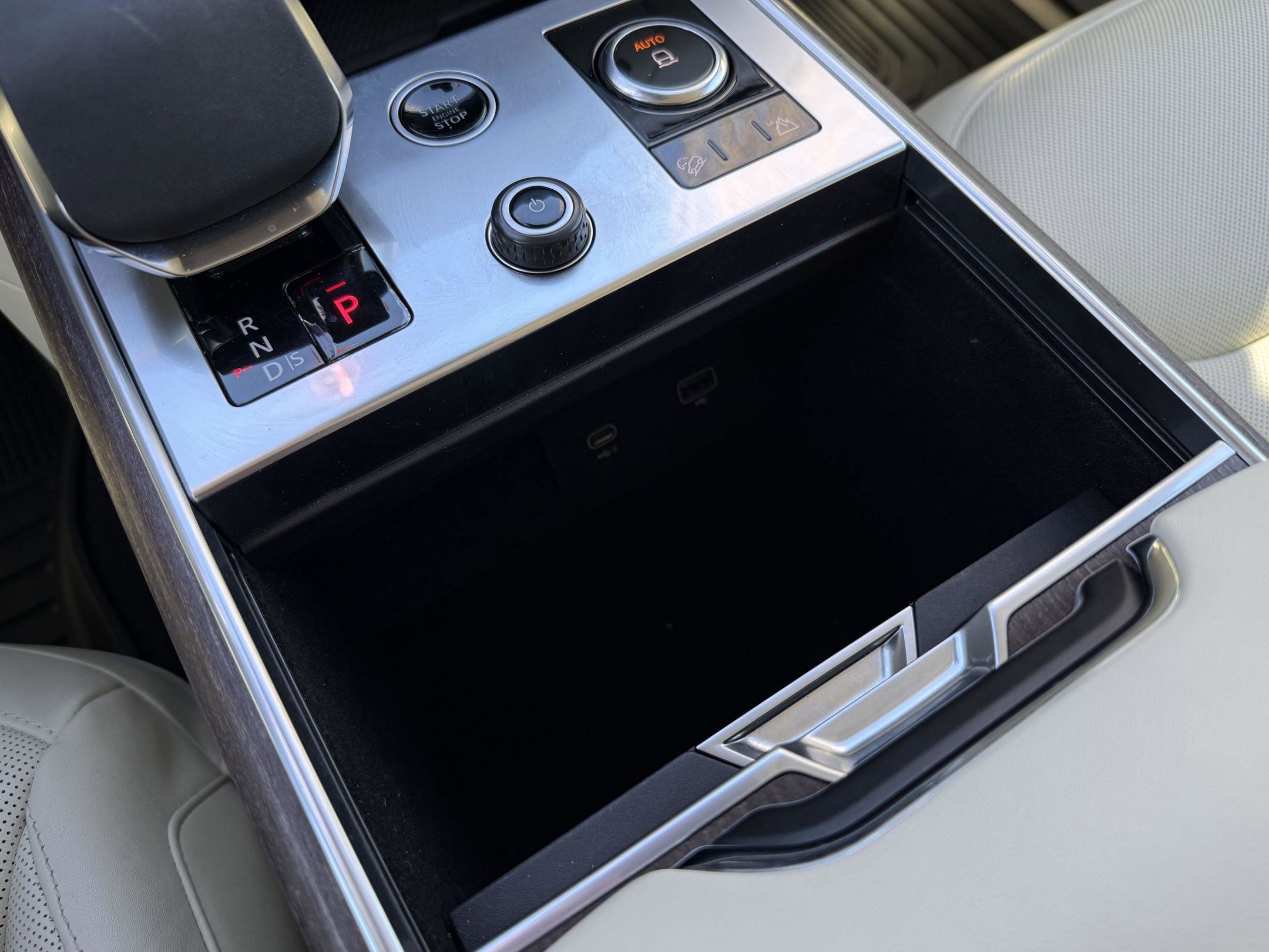 Certified 2023 Land Rover Range Rover SE image 18