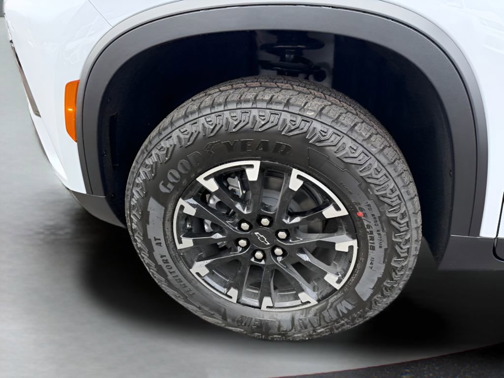 New 2026 Chevrolet Traverse Z71 w/ Driver Confidence Package AWD/4WD image 16