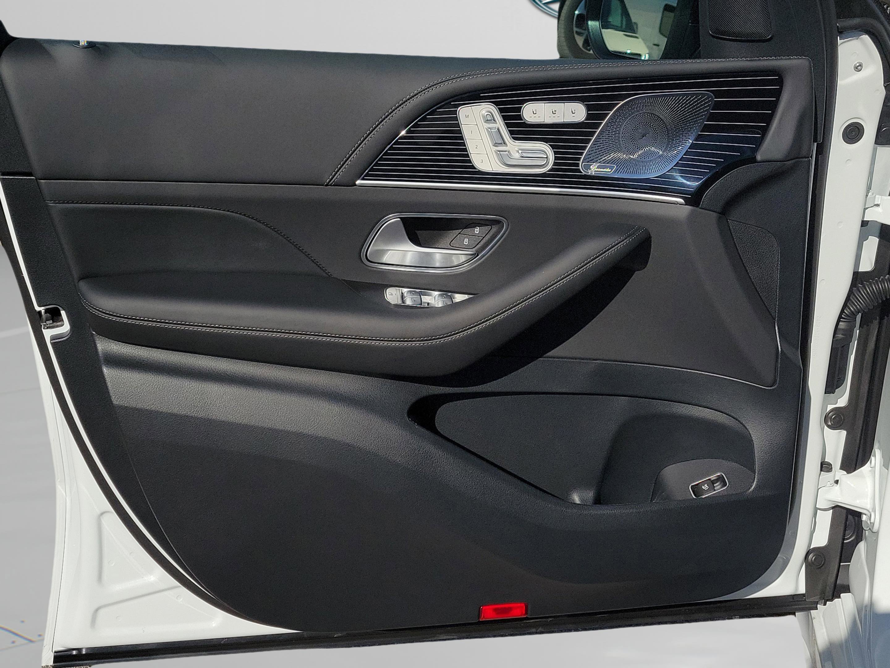 New 2026 Mercedes-Benz GLE 53 AMG 4MATIC Coupe image 31