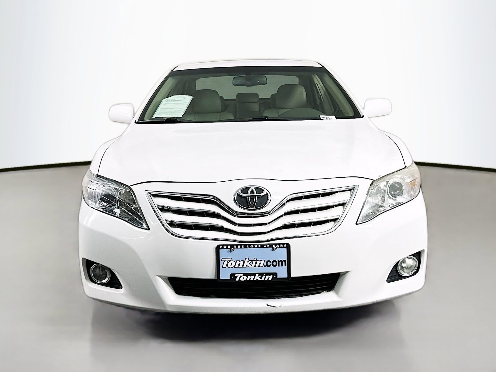 Used 2010 Toyota Camry XLE FWD image 2