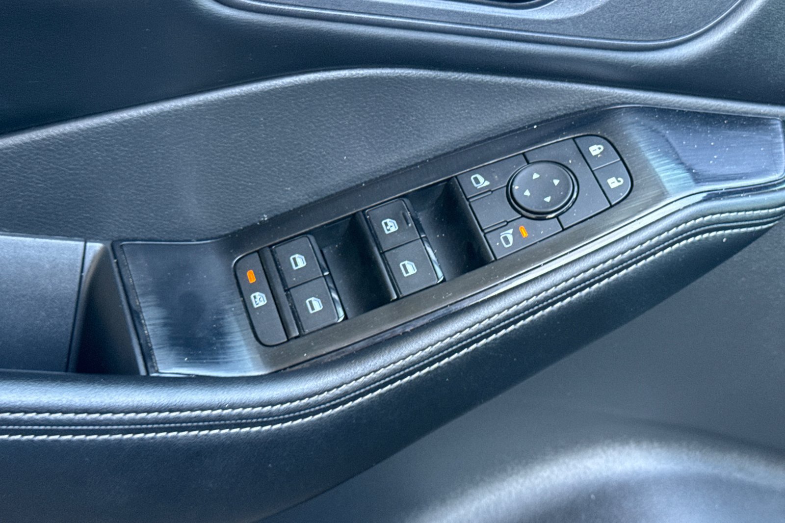 Certified 2025 Nissan Rogue SV AWD/4WD image 14