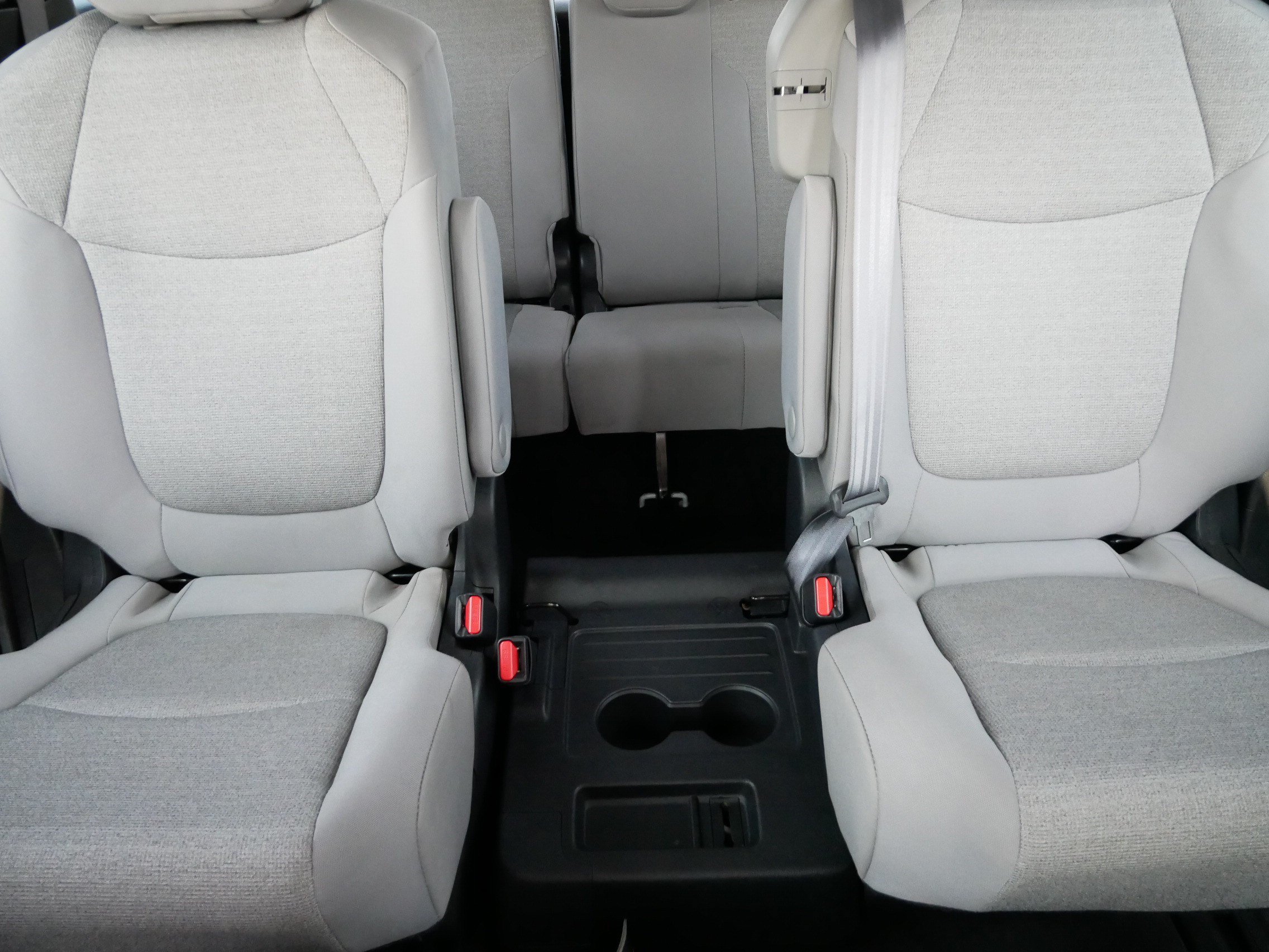 Certified 2025 Toyota Sienna LE FWD image 13