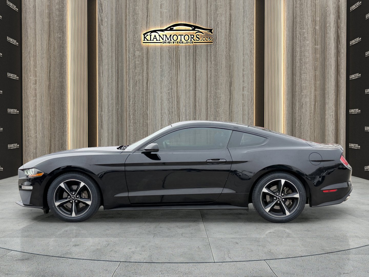 Used 2019 Ford Mustang Coupe image 9