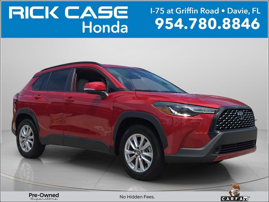 Used 2023 Toyota Corolla Cross LE FWD image 1