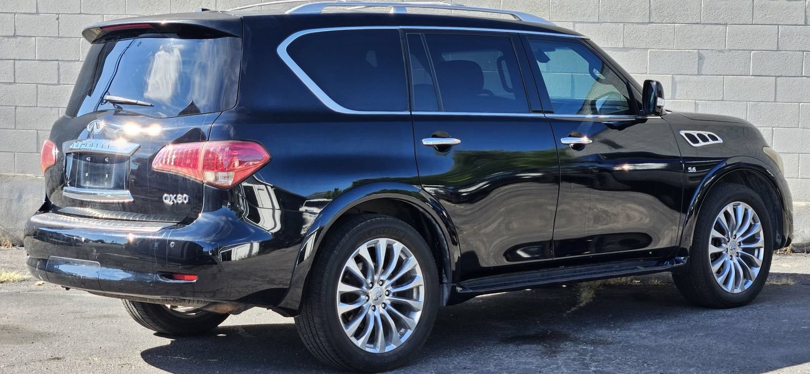 Used 2012 INFINITI QX56 4WD w/ Deluxe Touring Pkg image 5