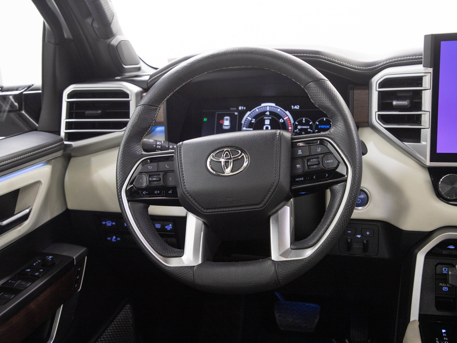 Used 2023 Toyota Sequoia Capstone AWD/4WD image 19