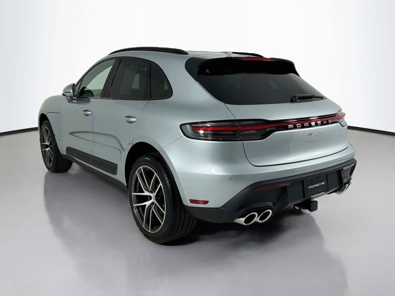 Certified 2026 Porsche Macan Turbo AWD/4WD image 3
