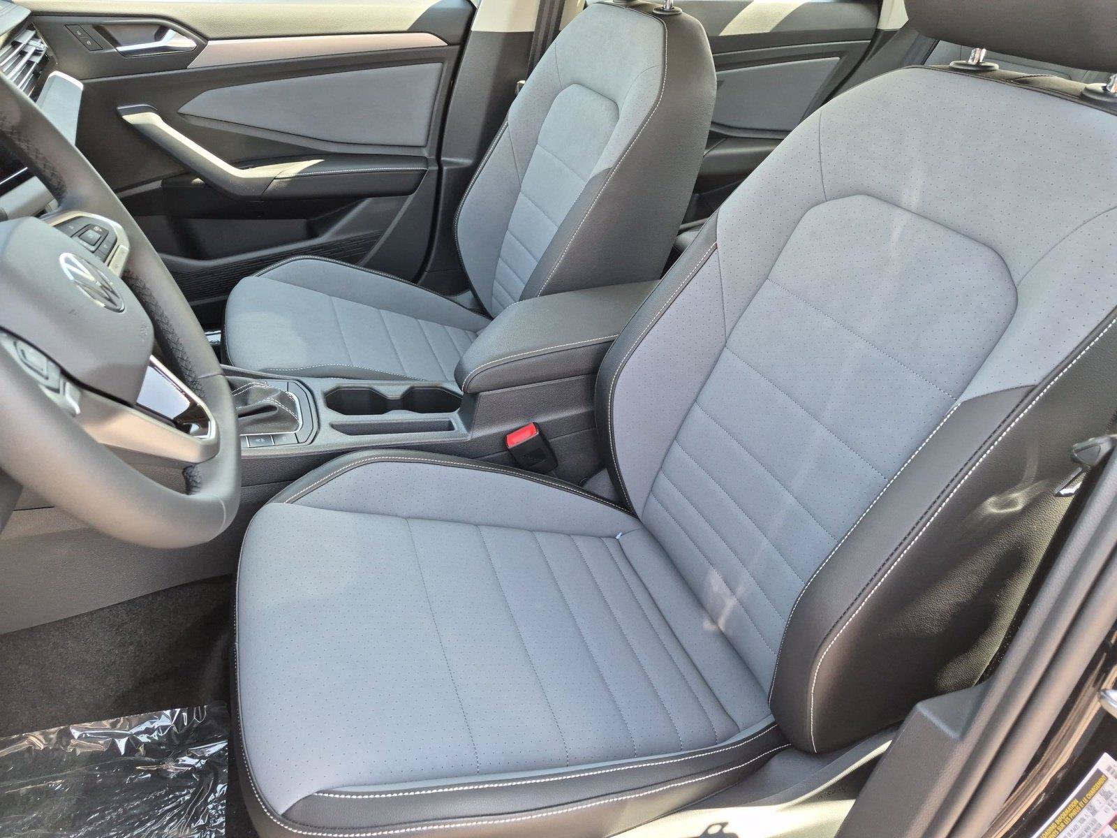 New 2027 Volkswagen Jetta SE FWD image 31