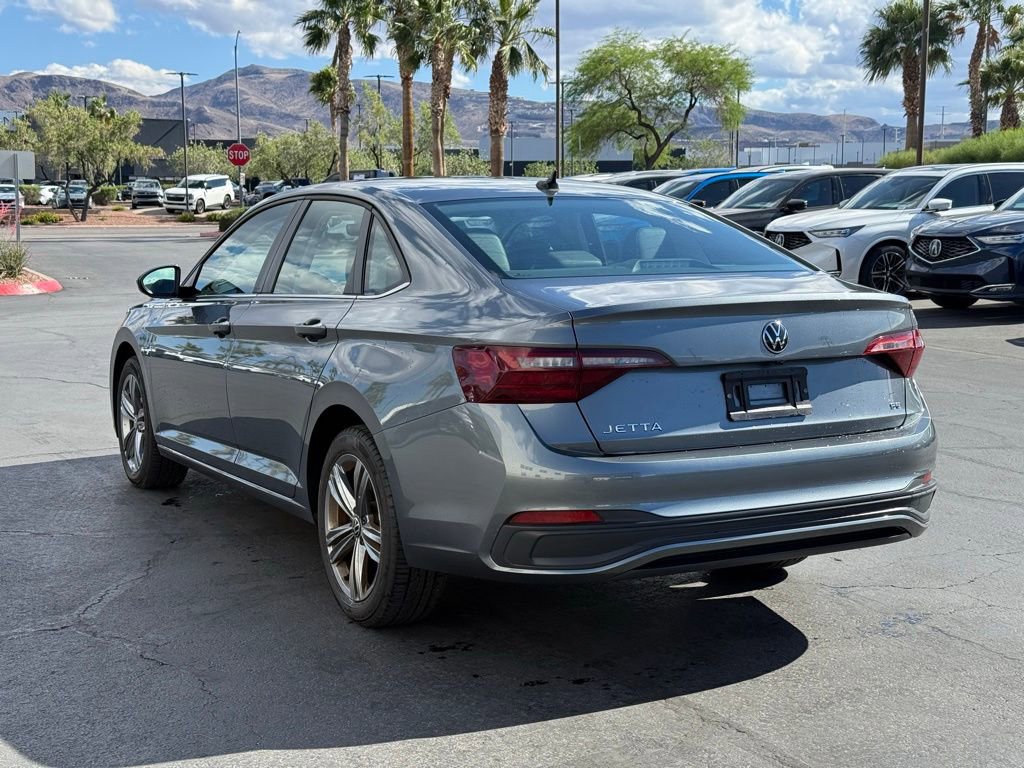 Used 2024 Volkswagen Jetta SE image 5