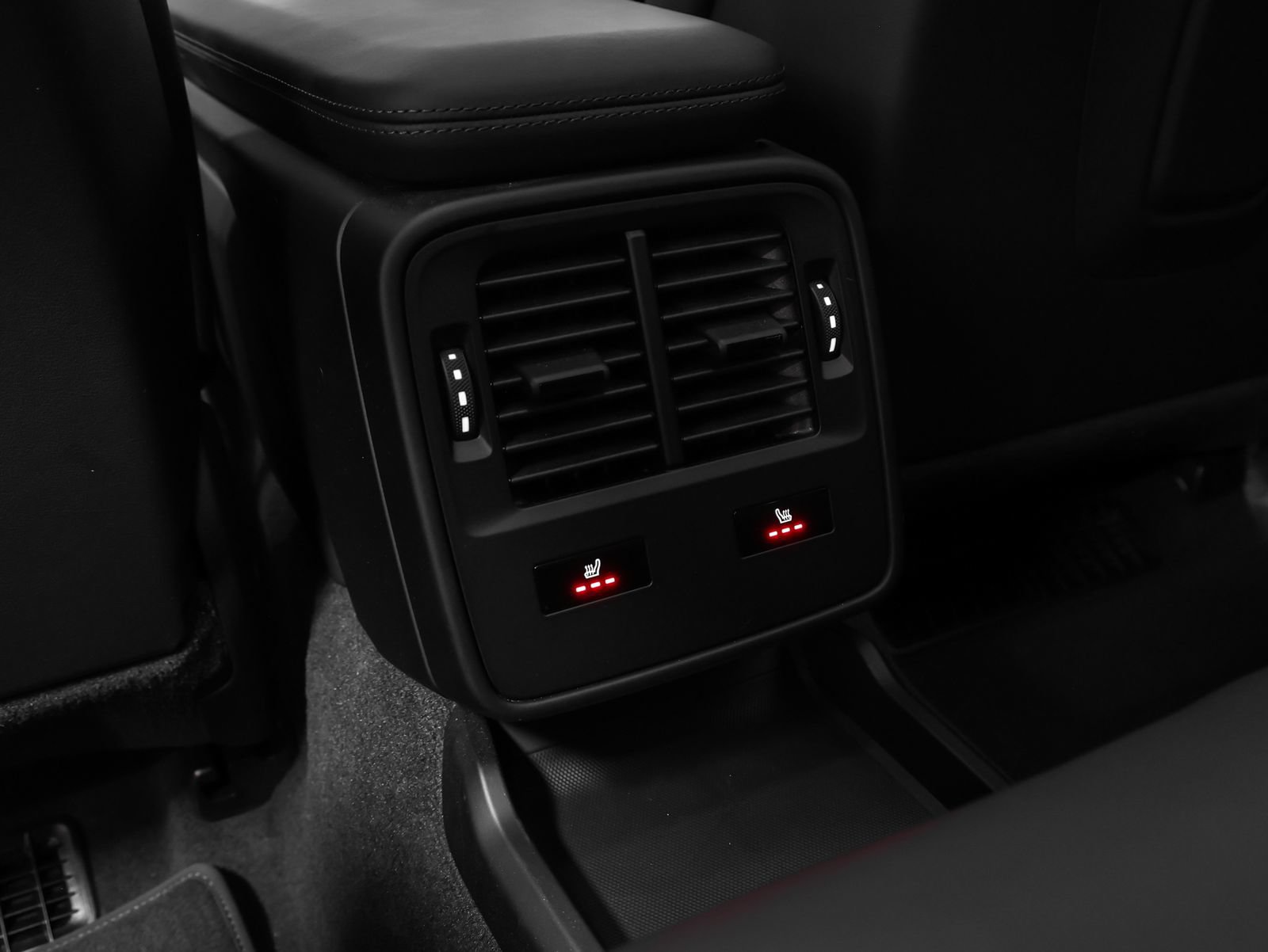Certified 2024 Porsche Taycan GTS AWD/4WD image 54