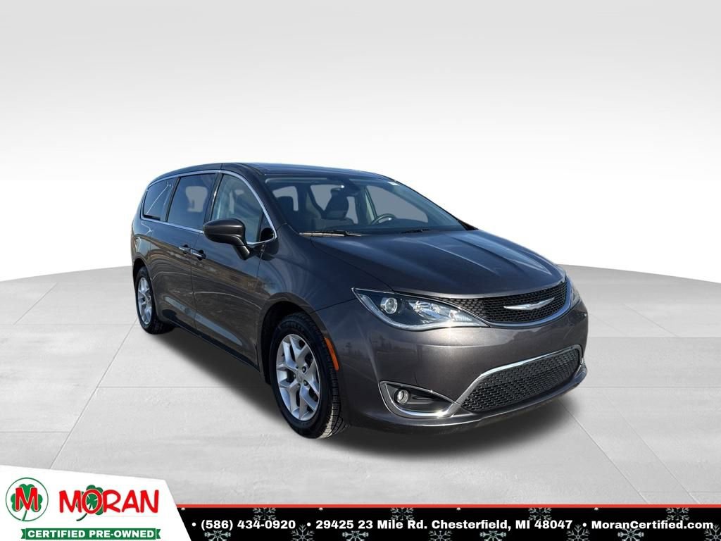 Used 2017 Chrysler Pacifica Touring Plus w/ Tire & Wheel Group image 7