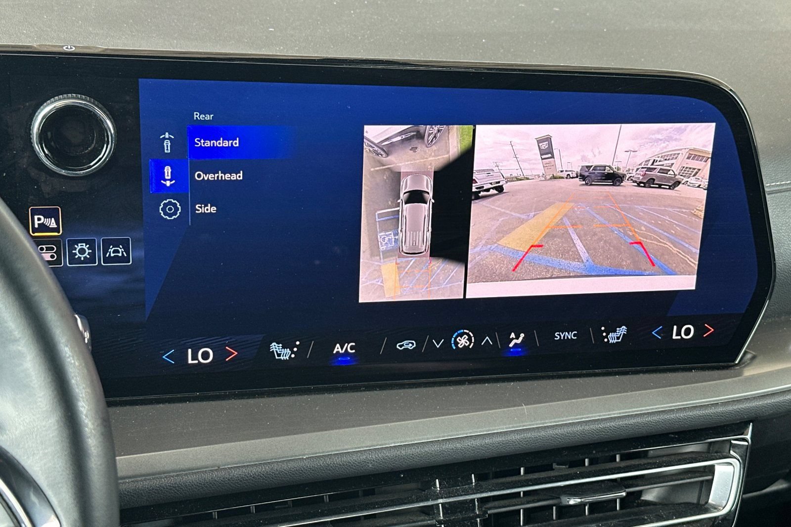 Certified 2024 Chevrolet Traverse LT FWD image 27