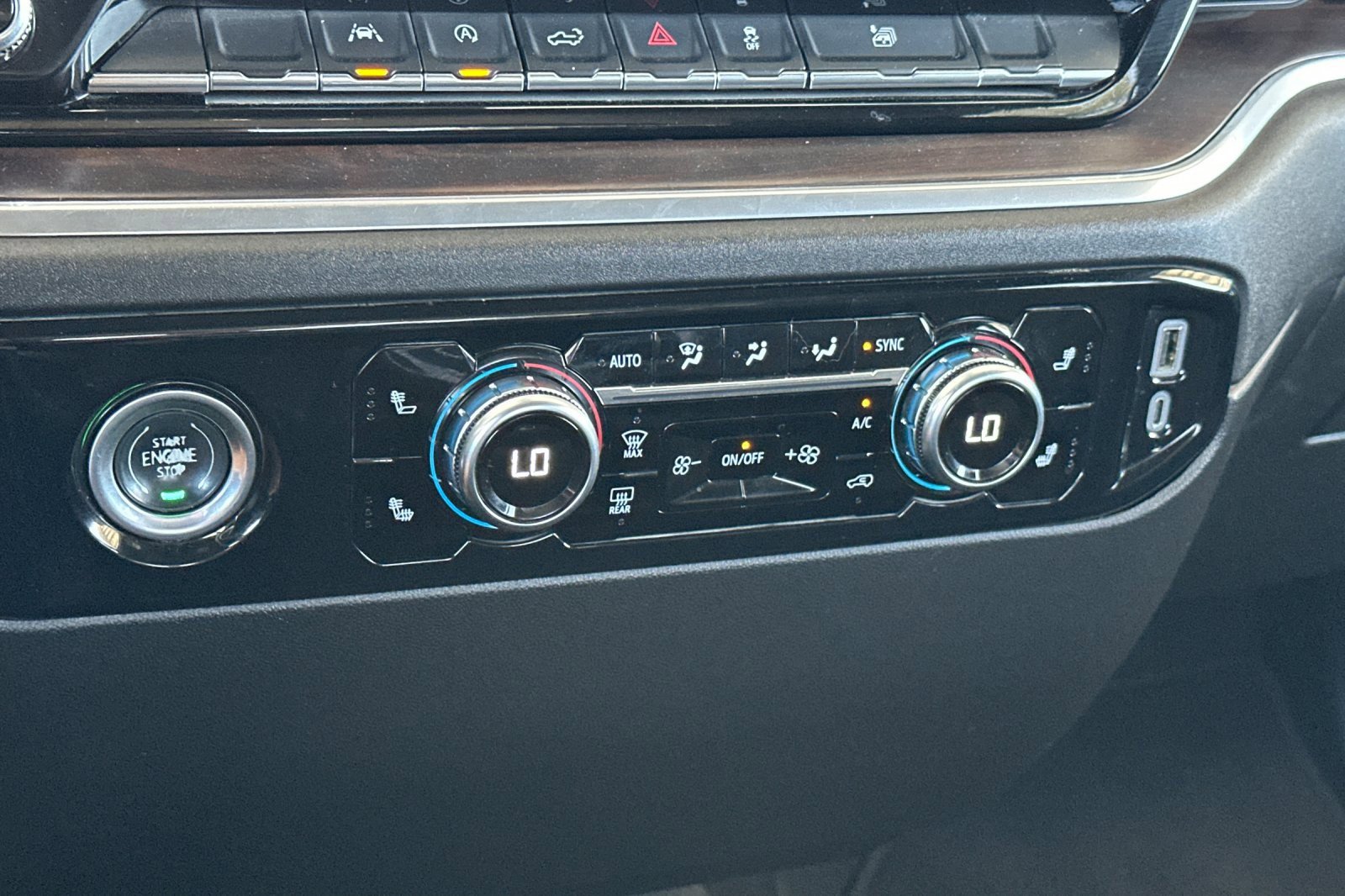 Used 2024 GMC Sierra 1500 SLT image 26