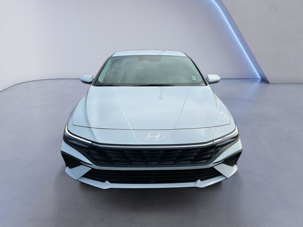 New 2026 Hyundai Elantra SE