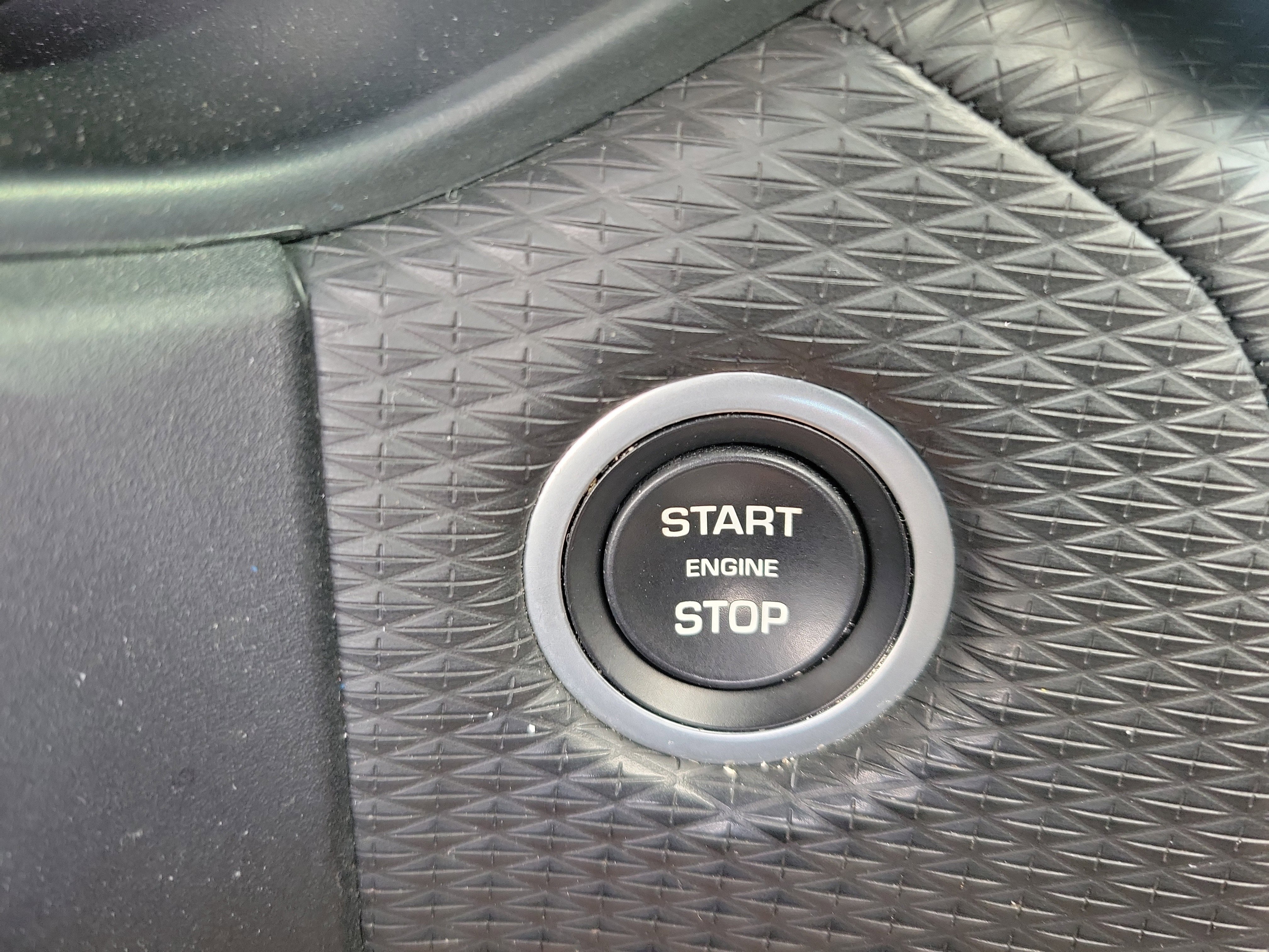 Used 2019 Land Rover Range Rover Velar R-Dynamic SE image 14