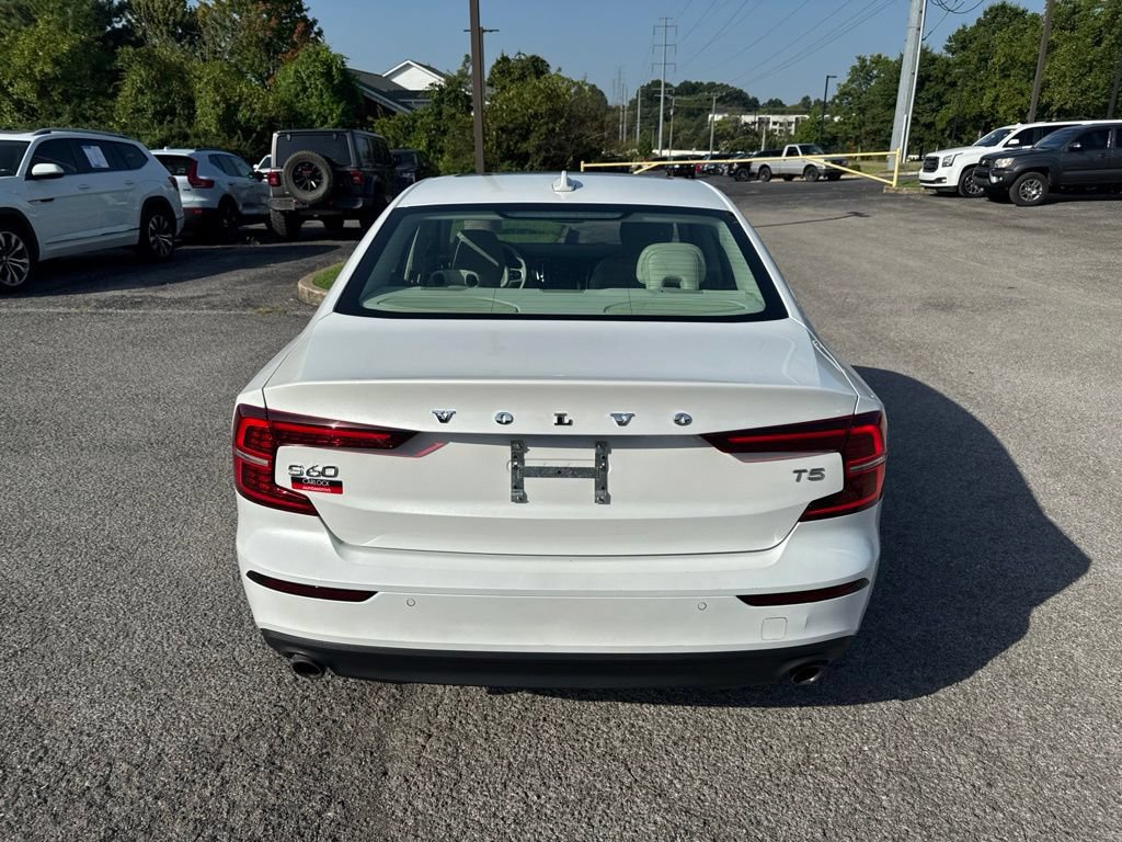 Used 2021 Volvo S60 T5 Momentum w/ Premium Package FWD image 5